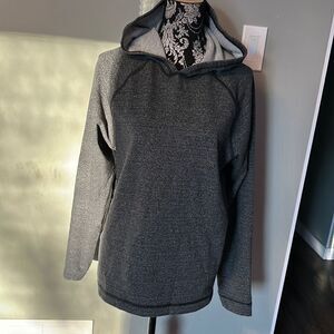 Lululemon size 6 pullover